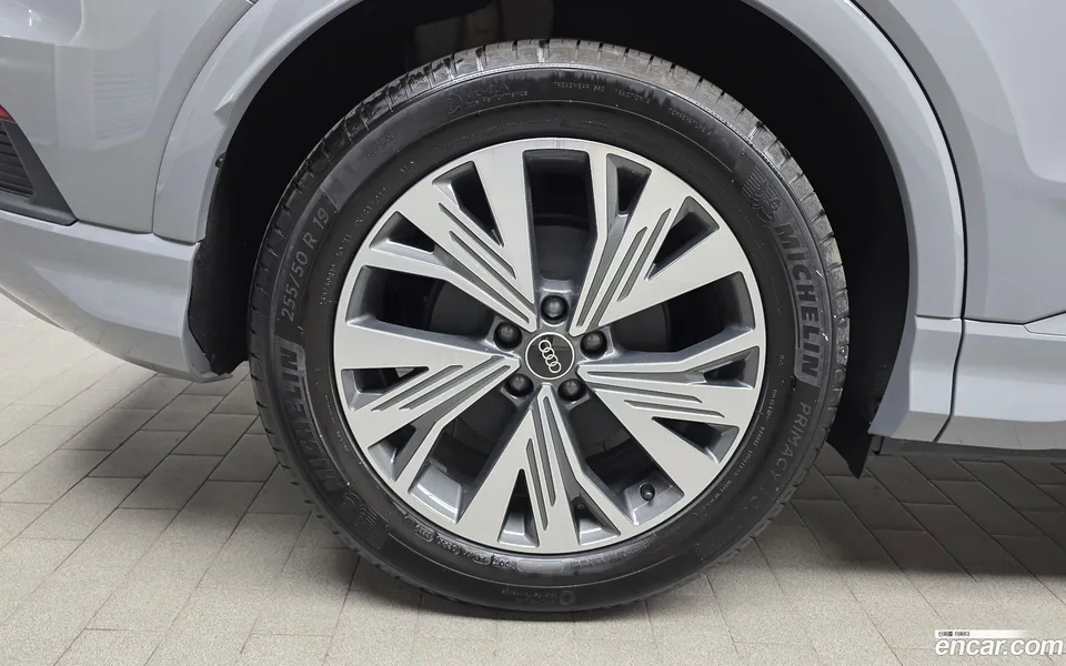 Audi Q4 e-tron 40 2023 — миниатюра 2