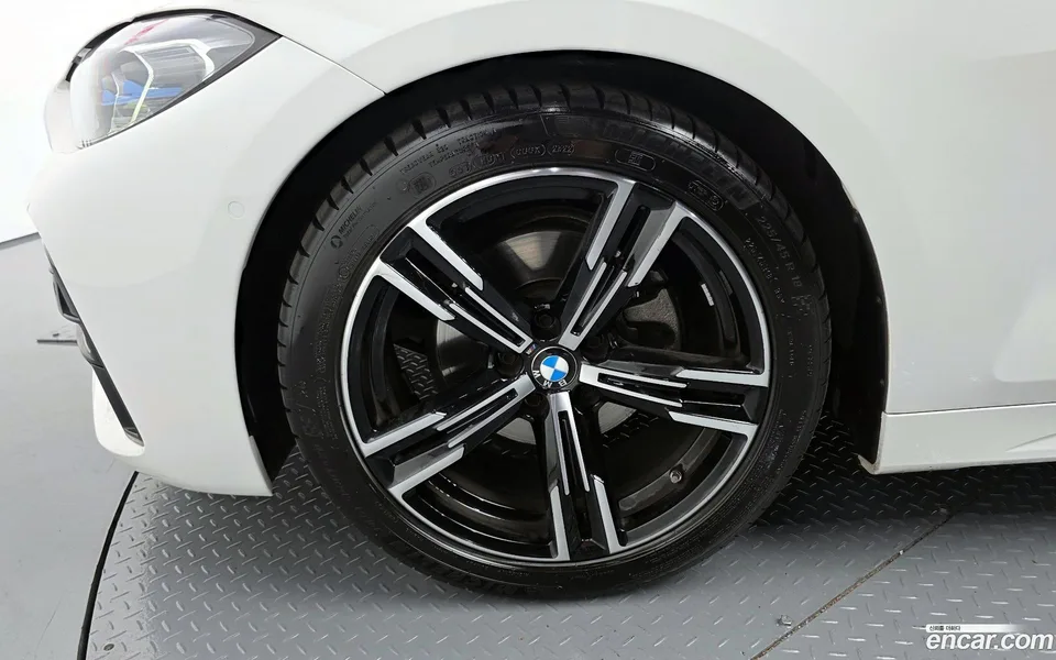 BMW 4 Series 420i M 2022 — миниатюра 2