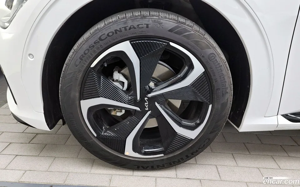 Kia EV6 2022 — миниатюра 2