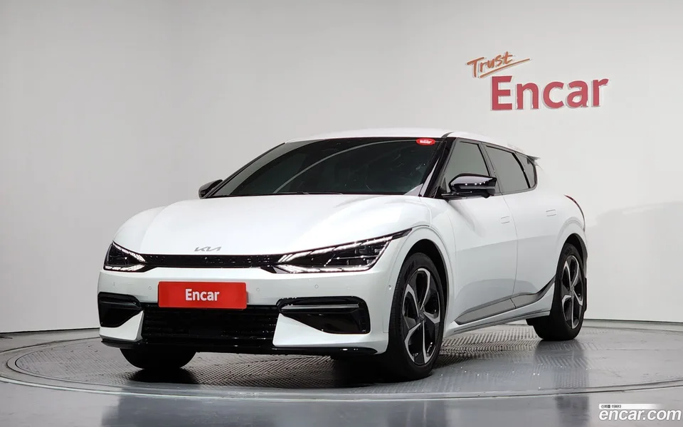 Kia EV6 2022 — фото 1, купить с доставкой в Москву