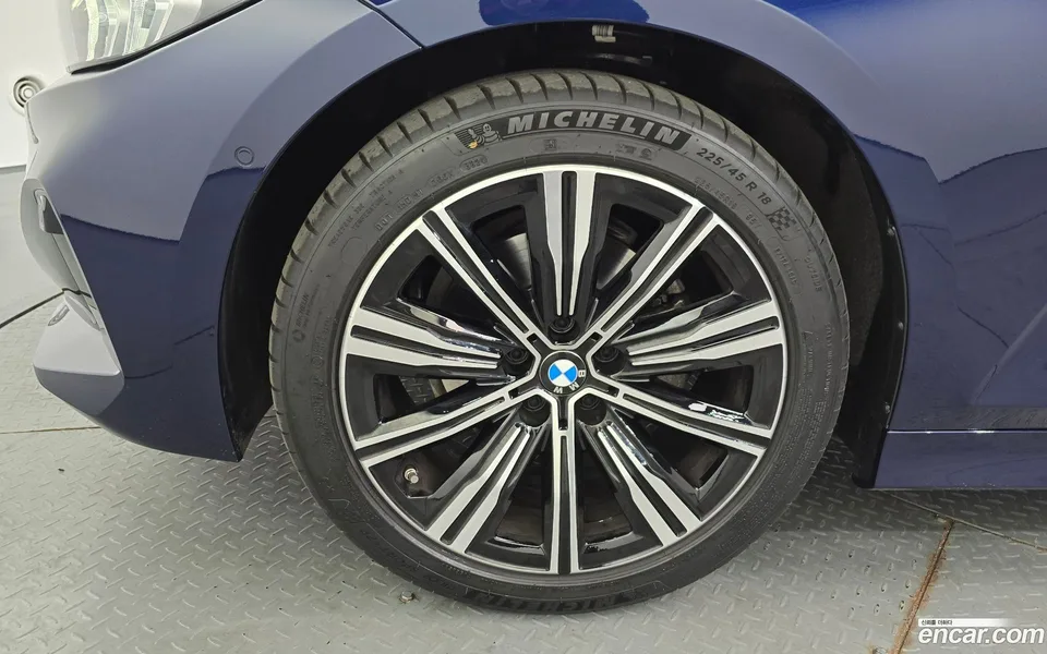 BMW 3 Series 320i 2025 — миниатюра 2
