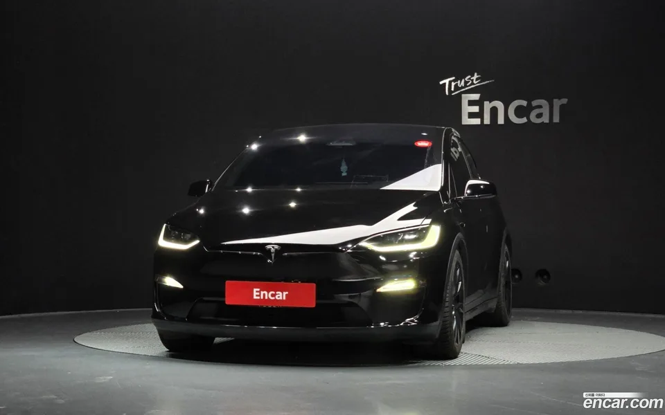 Tesla Model X 2023 — миниатюра 3