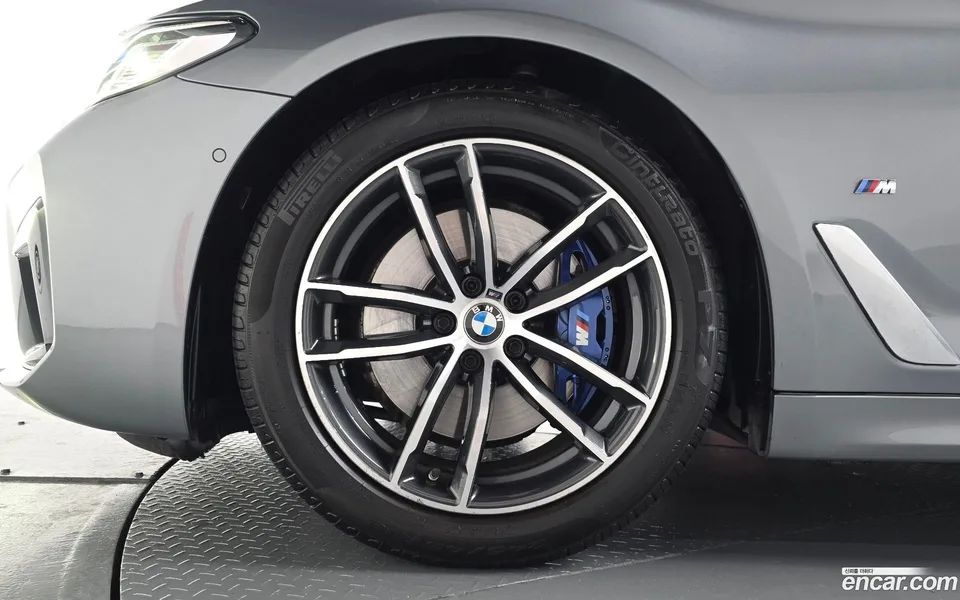 BMW 5 Series 520i M 2023 — миниатюра 2