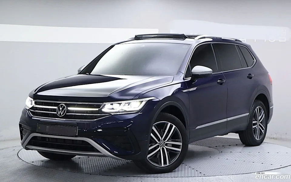 Volkswagen Tiguan Allspace 2.0 TSI 2023 — фото 1, купить с доставкой в Москву