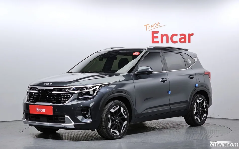 Kia Seltos 1.6 2WD 2023 — фото 1, купить с доставкой в Москву