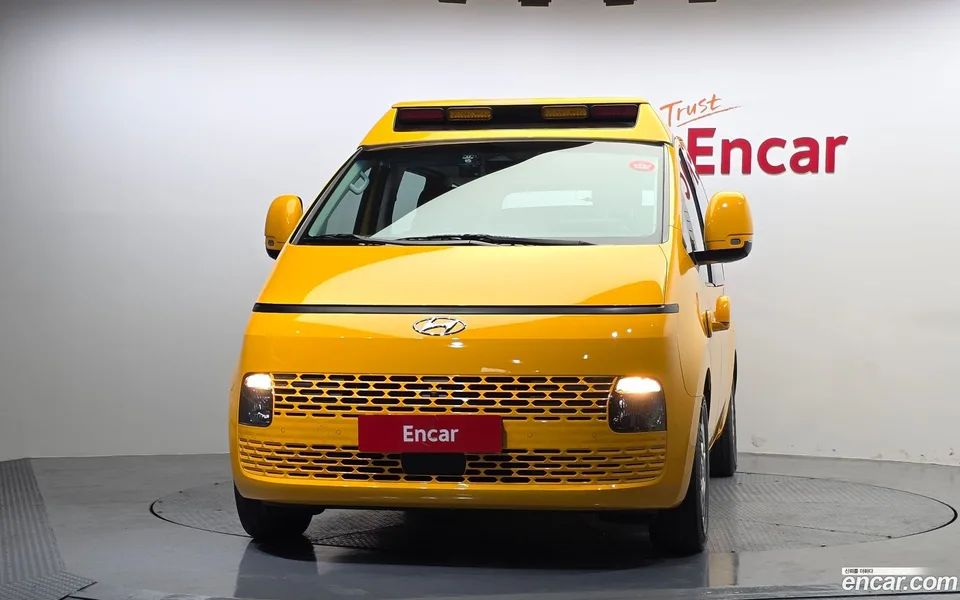 Hyundai Staria L3.5 2023 — миниатюра 3