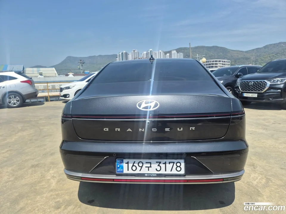 Hyundai Grandeur 2.5 2WD 2025 — thumbnail 2