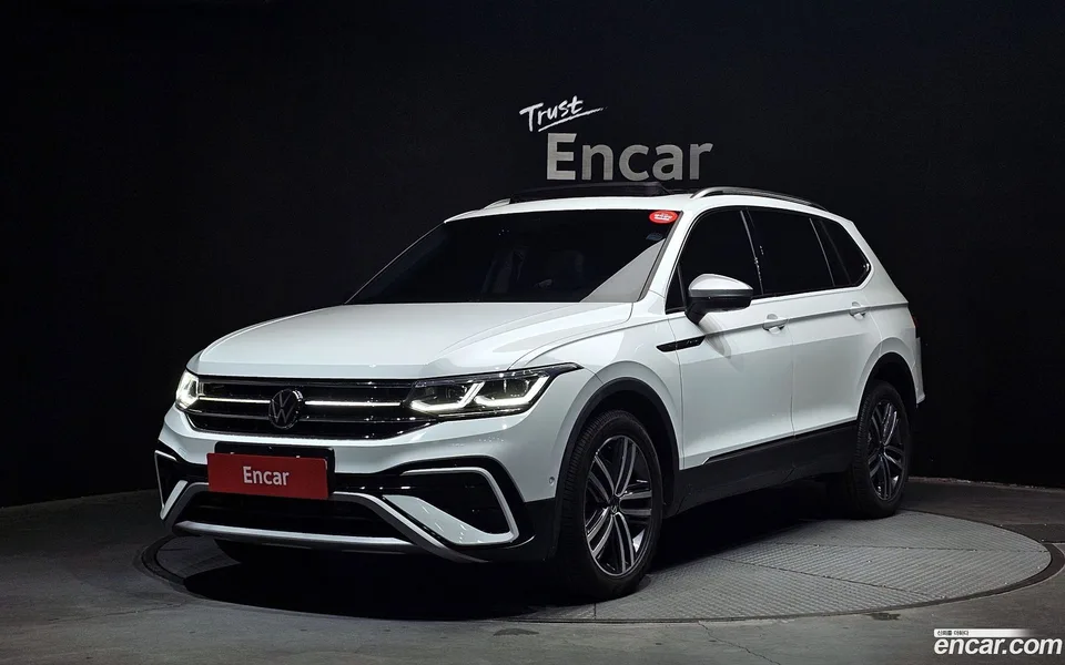 Volkswagen Tiguan Allspace 2.0 TSI 2024 — фото 1, купить с доставкой в Москву