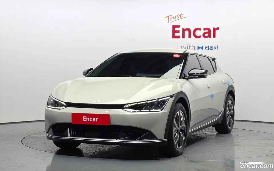 Kia EV6 2022 — фото 1, купить с доставкой в Москву