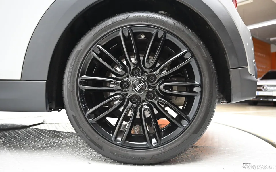 MINI Cooper 2023 — миниатюра 2
