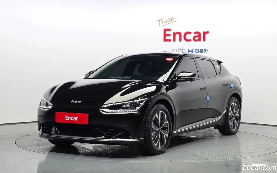Kia EV6 2023 — фото 1, купить с доставкой в Москву