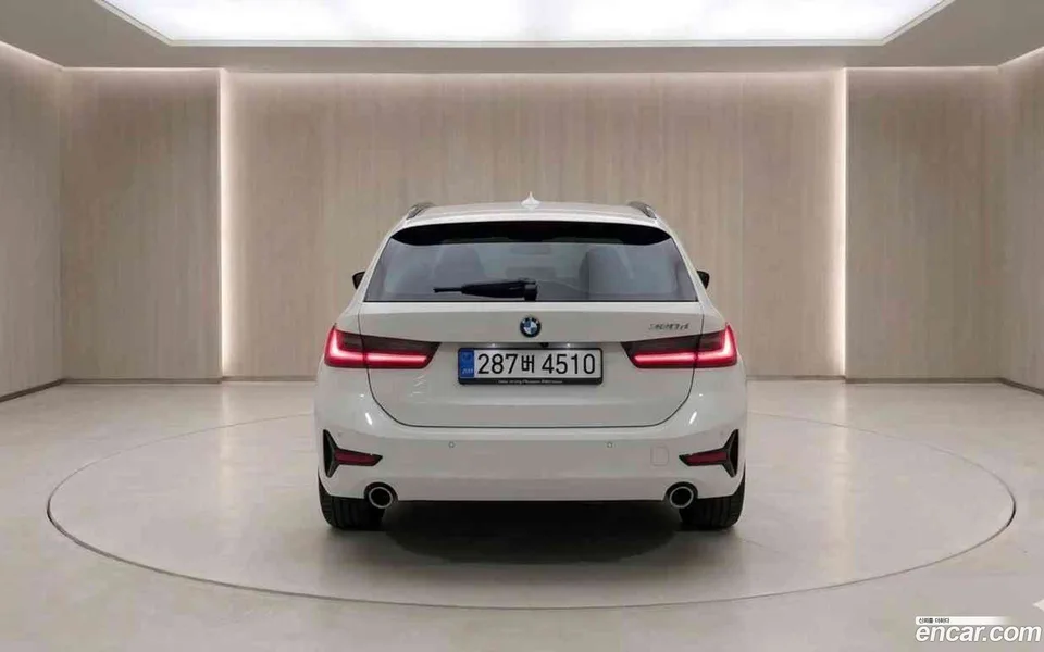 BMW 3 Series 320i 2025 — thumbnail 4