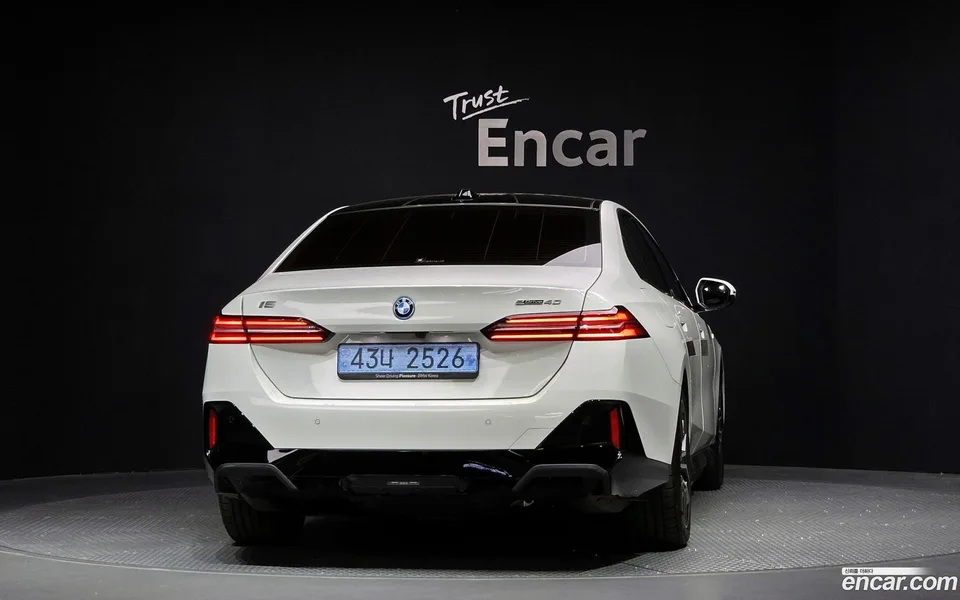 BMW i5 eDrive 40 M 2025 — миниатюра 4