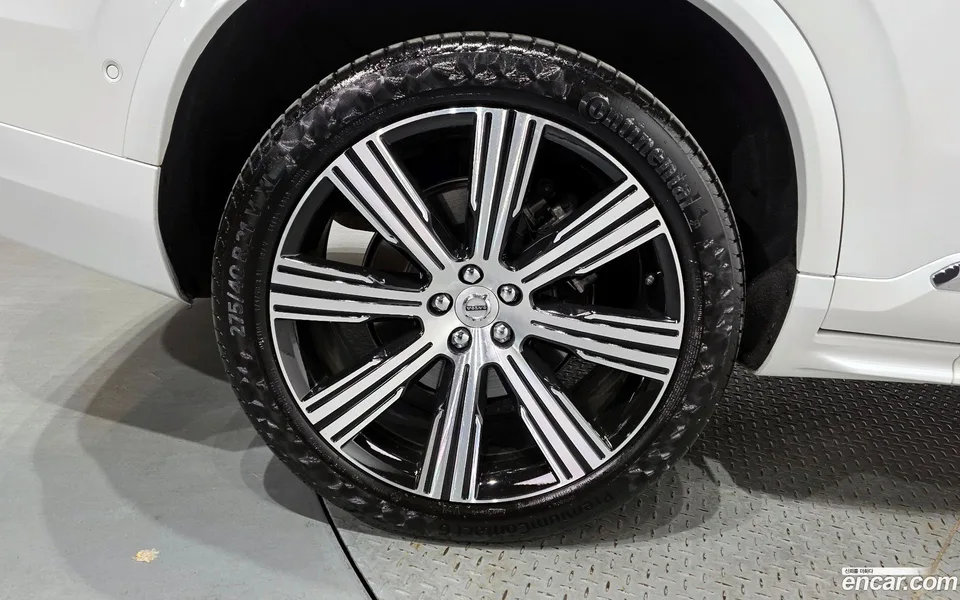 Volvo XC90 B6 2023 — миниатюра 5