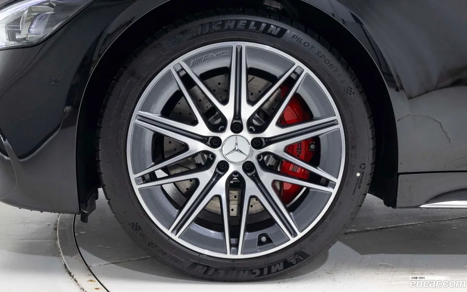 Mercedes-Benz AMG GT 4 43 4MATIC+ 2025 — миниатюра 2