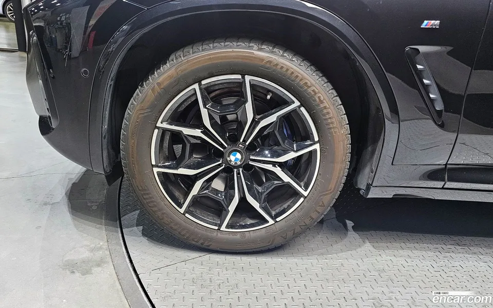 BMW X4 xDrive20i M 2024 — миниатюра 2