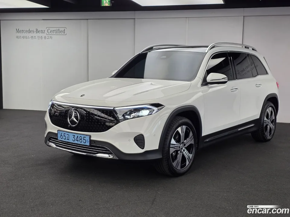 Mercedes-Benz EQB EQB300 4MATIC 2025 — фото 1, купить с доставкой в Москву