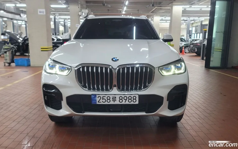 BMW X5 xDrive 40i M 2022 — миниатюра 3