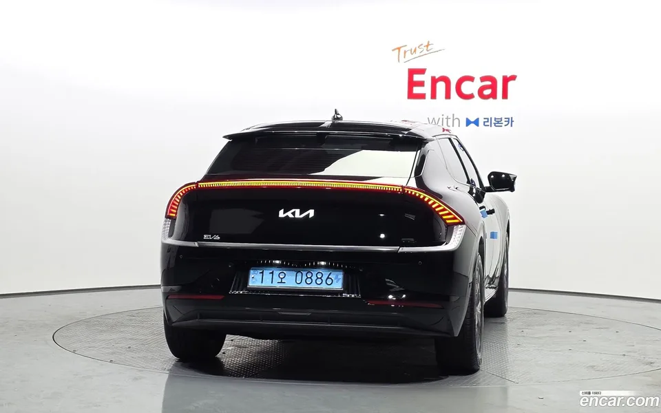 Kia EV6 2023 — миниатюра 4