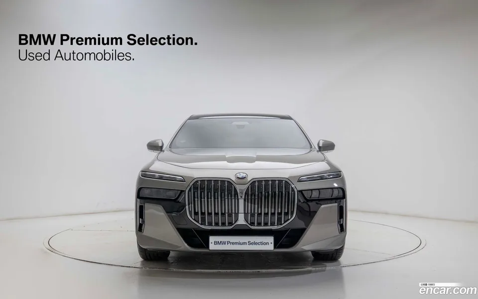BMW 7 Series 740i sDrive M 2023 — миниатюра 3