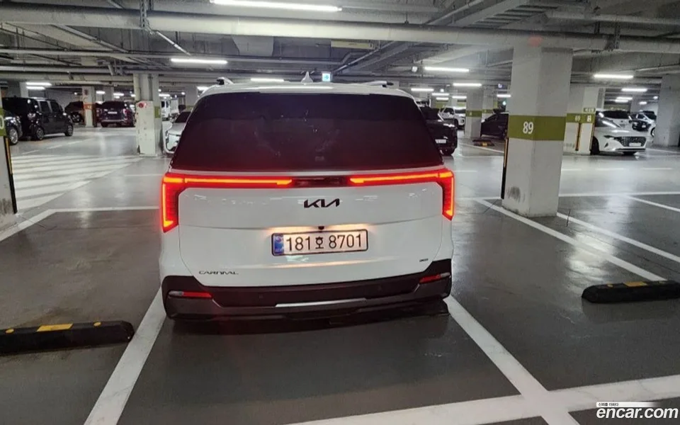 Kia Carnival HEV 9 X Line 2026 — миниатюра 4