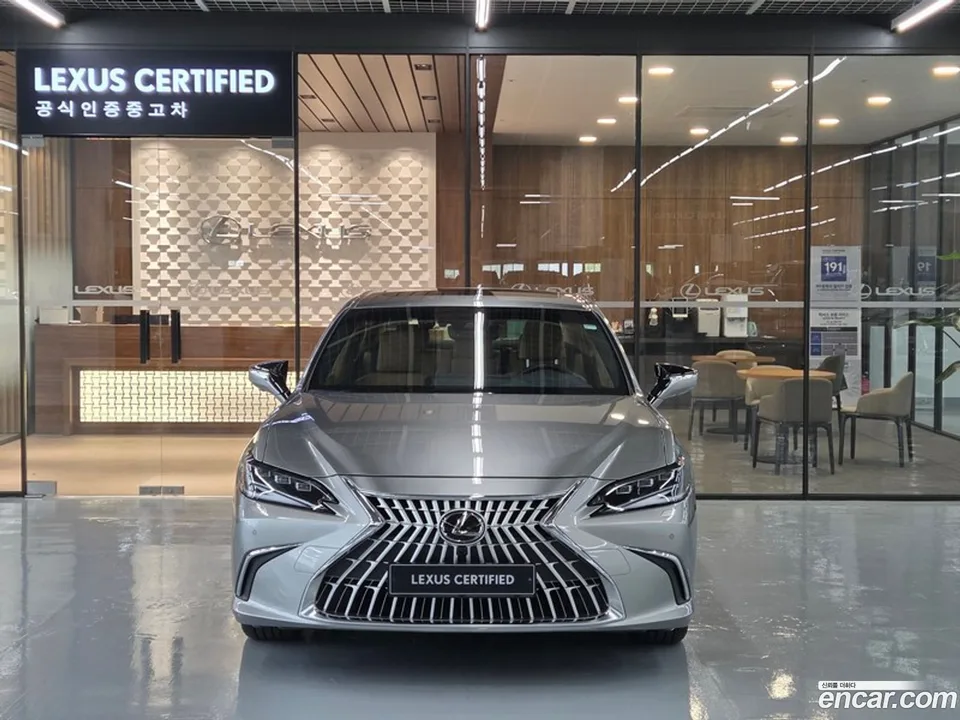 Lexus ES 300h 2025 — миниатюра 3