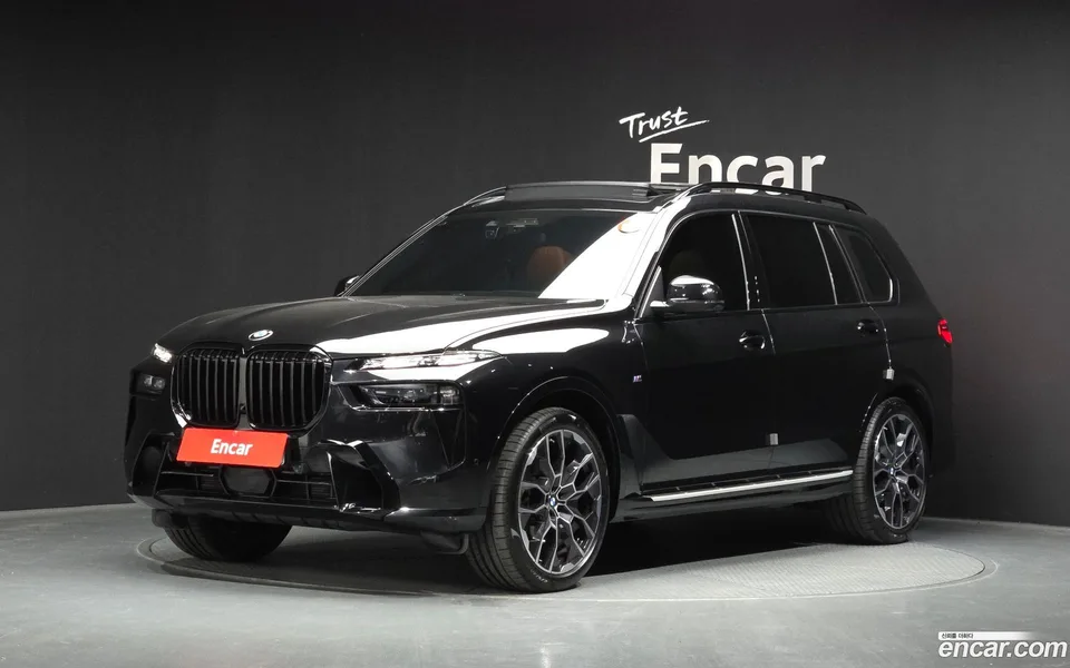 BMW X7 xDrive 40i M 6 2025 — фото 1, купить с доставкой в Москву