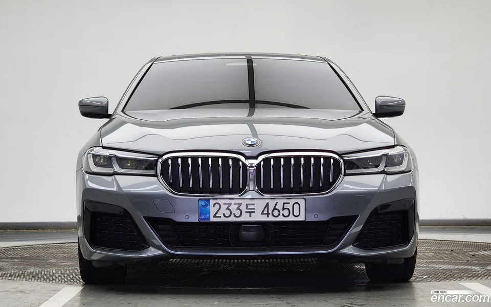 BMW 5 Series 530i M 2022 — миниатюра 3