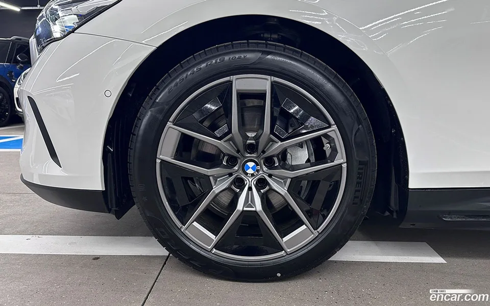 BMW i5 eDrive 40 2025 — миниатюра 5