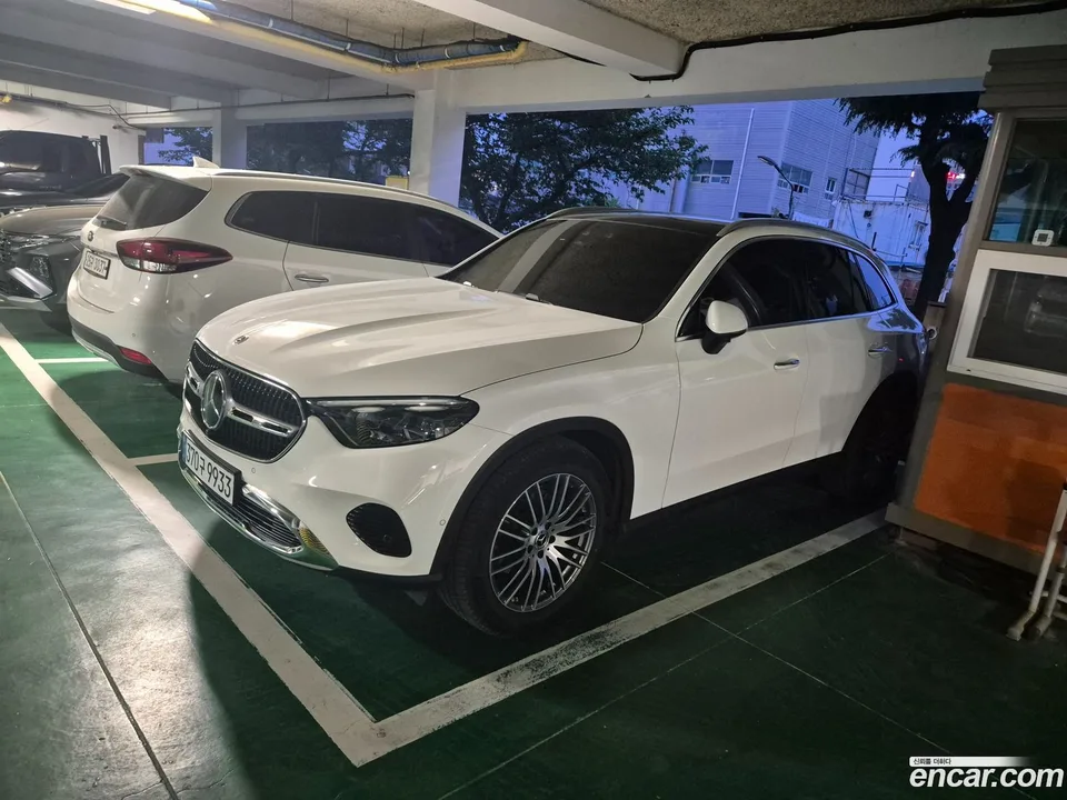 Mercedes-Benz GLC-Class GLC300 4MATIC 2025 — миниатюра 3