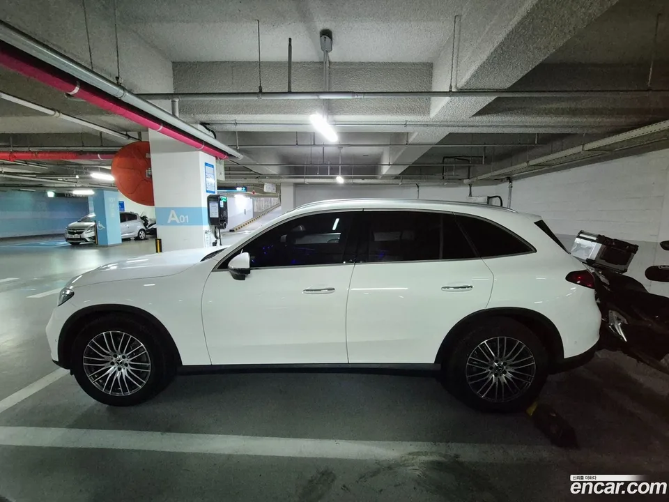 Mercedes-Benz GLC-Class GLC300 4MATIC 2025 — миниатюра 5