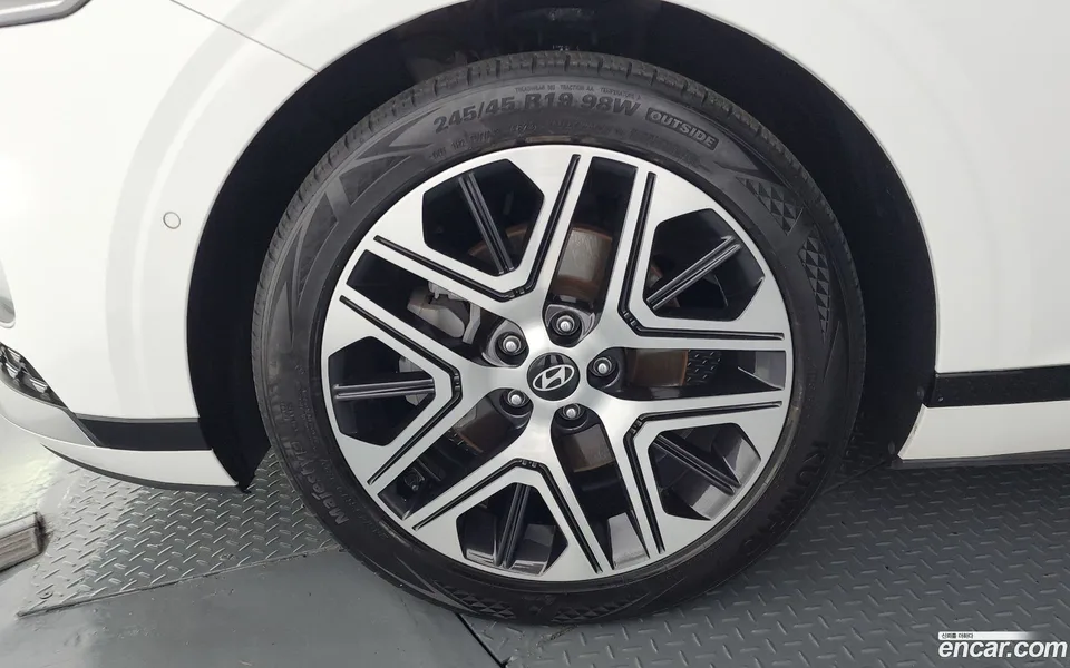 Hyundai Grandeur 2.5 2WD 2024 — миниатюра 2