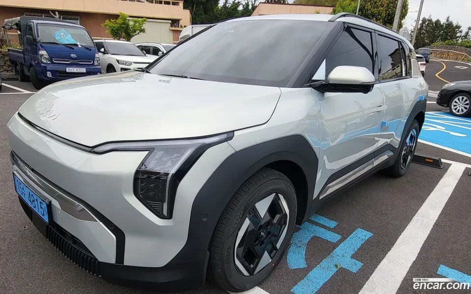 Kia EV3 2WD 2026 — фото 1, купить с доставкой в Москву
