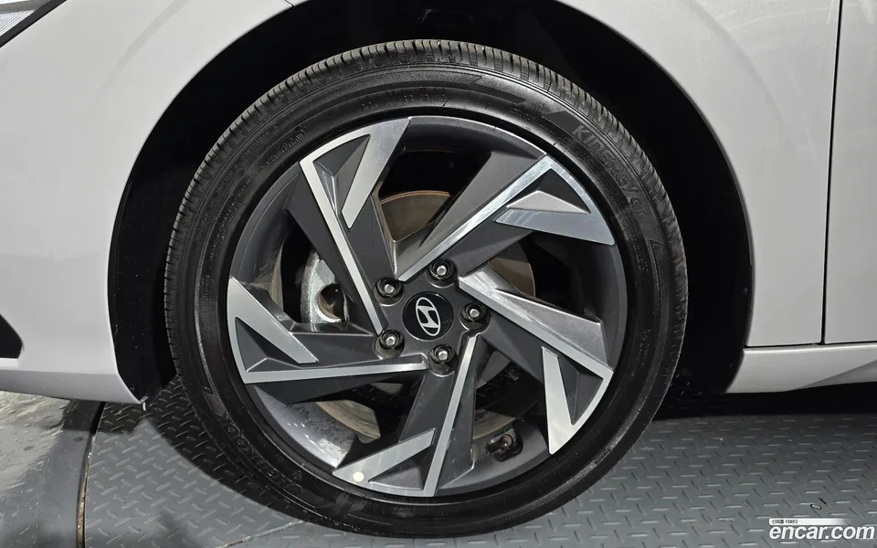 Hyundai Avante CN7 1.6 2025 — миниатюра 2