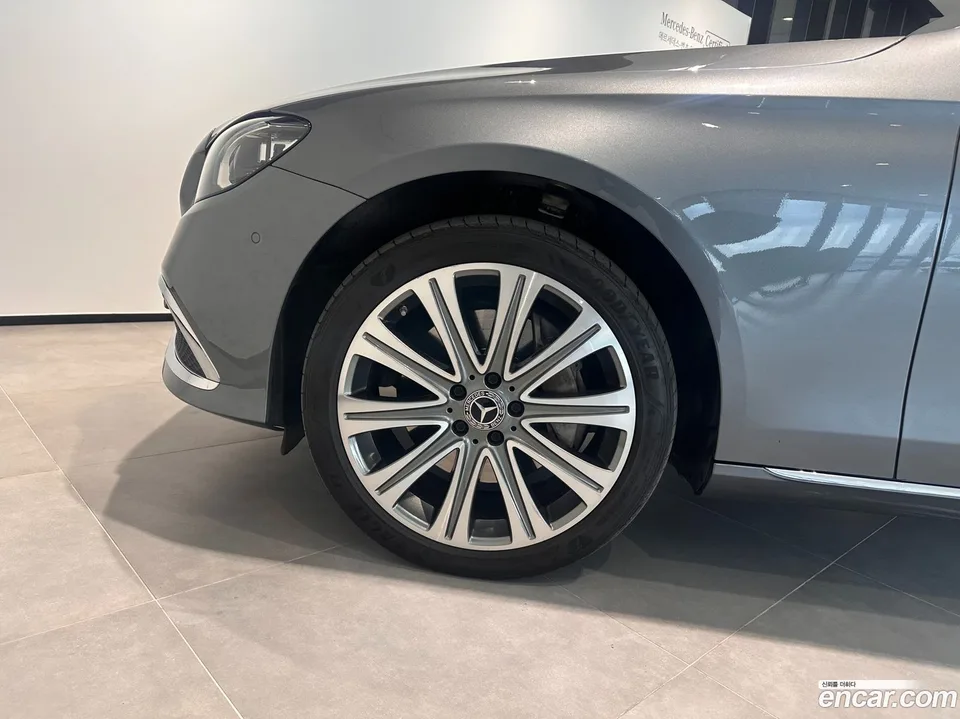 Mercedes-Benz E-Class E350 4MATIC 2022 — миниатюра 5