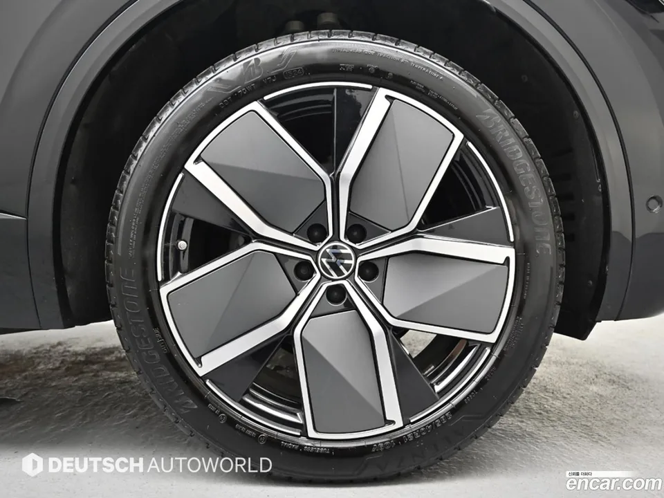 Volkswagen Touareg 3.0 TDI R-Line 2024 — миниатюра 5
