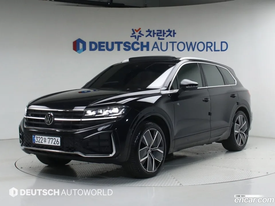 Volkswagen Touareg 3.0 TDI R-Line 2024 — фото 1, купить с доставкой в Москву