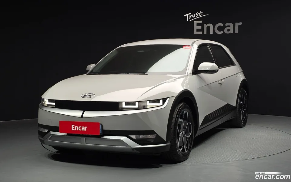 Hyundai Ioniq 5 2023 — фото 1, купить с доставкой в Москву