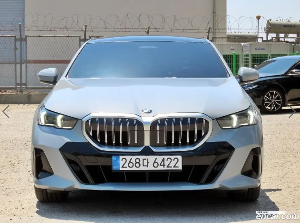 BMW 5 Series 520i M 2025 — фото 1, купить с доставкой в Москву