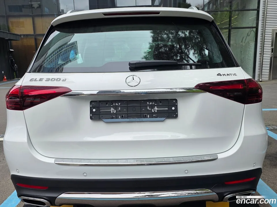 Mercedes-Benz GLE-Class GLE300d 4MATIC 2026 — миниатюра 4