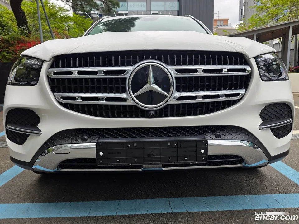Mercedes-Benz GLE-Class GLE300d 4MATIC 2026 — фото 1, купить с доставкой в Москву