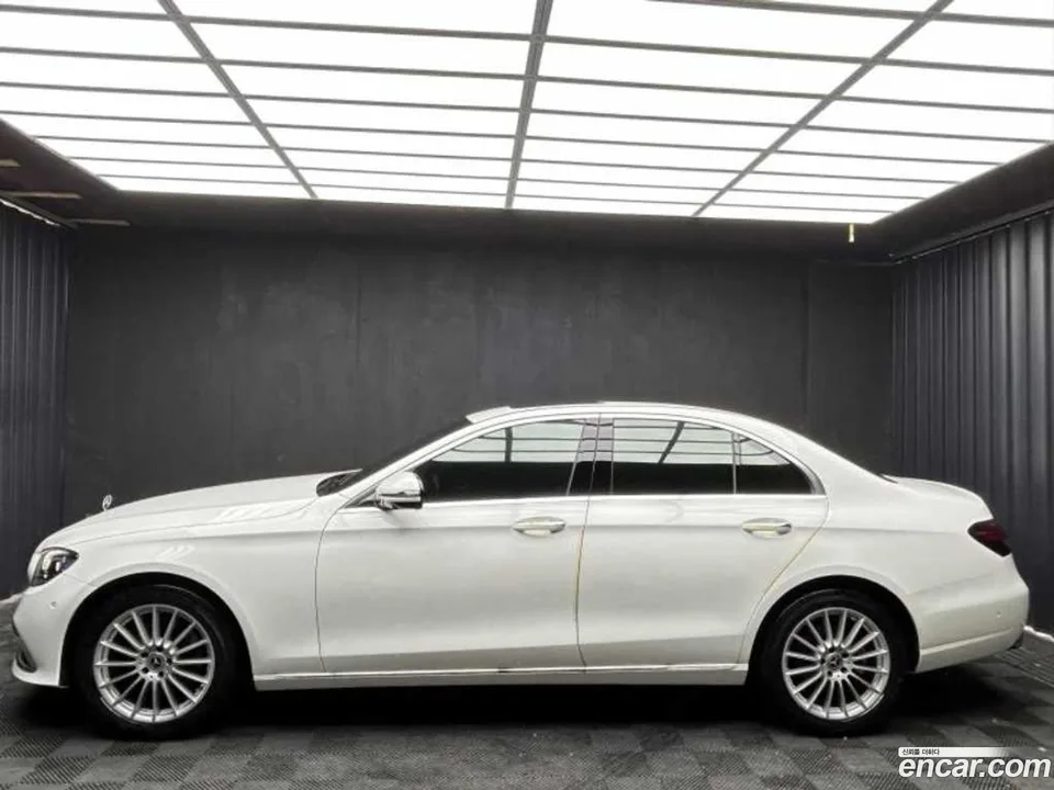 Mercedes-Benz E-Class E250 2022 — миниатюра 3