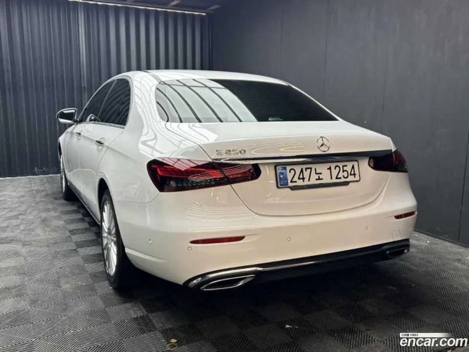 Mercedes-Benz E-Class E250 2022 — миниатюра 4