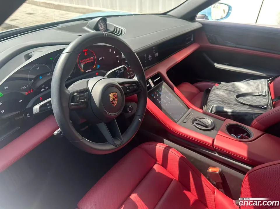 Porsche Taycan 4S 2023 — миниатюра 2