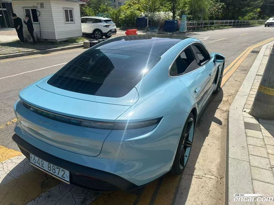 Porsche Taycan 4S 2023 — миниатюра 3