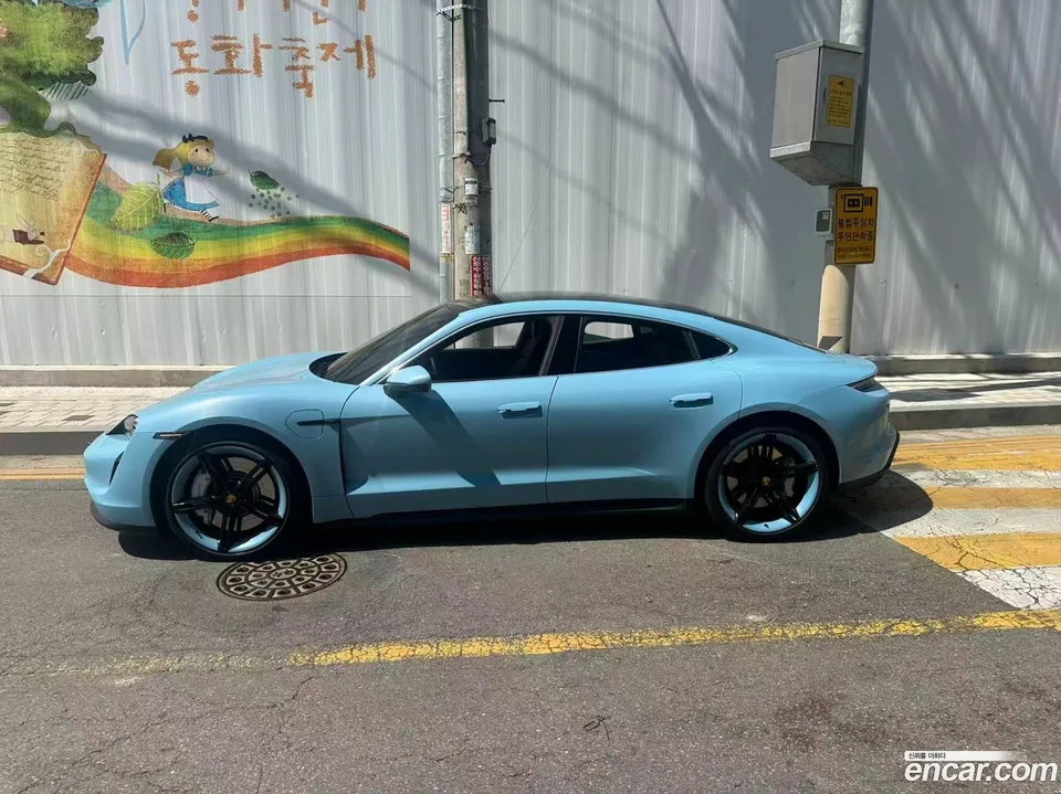 Porsche Taycan 4S 2023 — миниатюра 4
