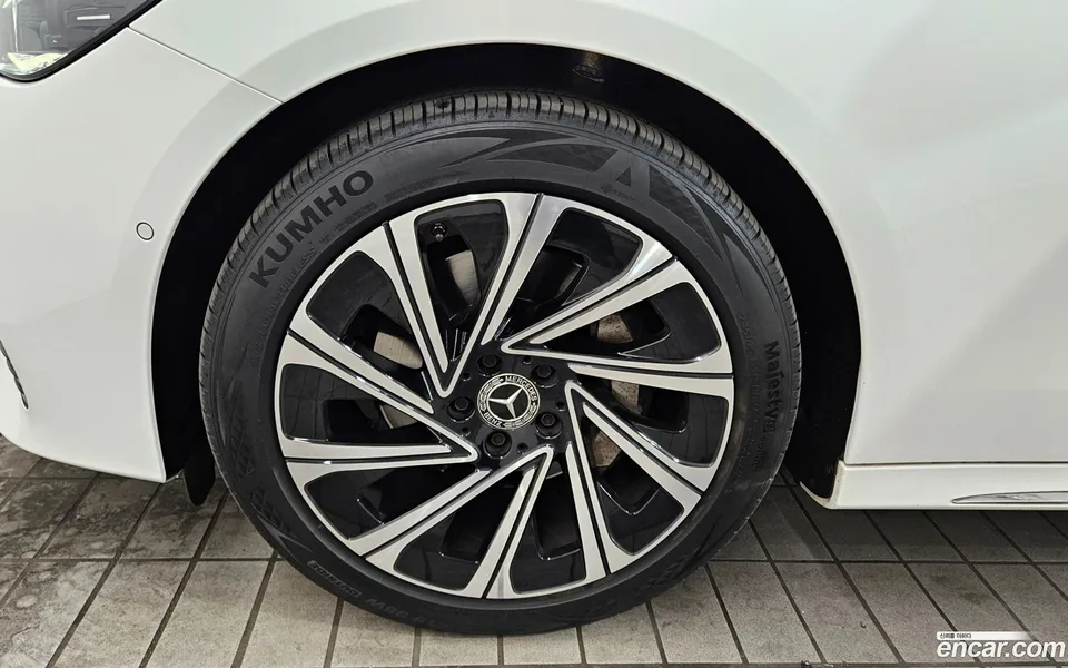 Mercedes-Benz E-Class E300 4MATIC 2024 — миниатюра 2