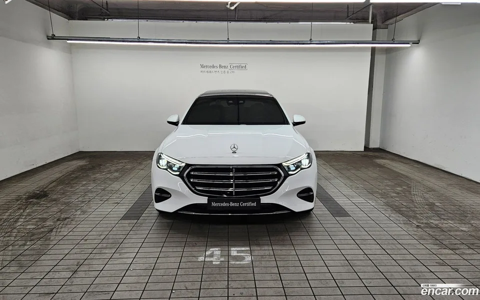 Mercedes-Benz E-Class E300 4MATIC 2024 — миниатюра 3