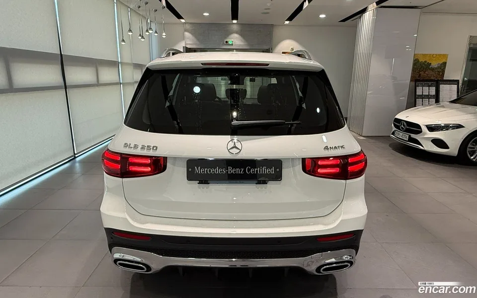 Mercedes-Benz GLB-Class GLB250 4MATIC 2025 — миниатюра 4