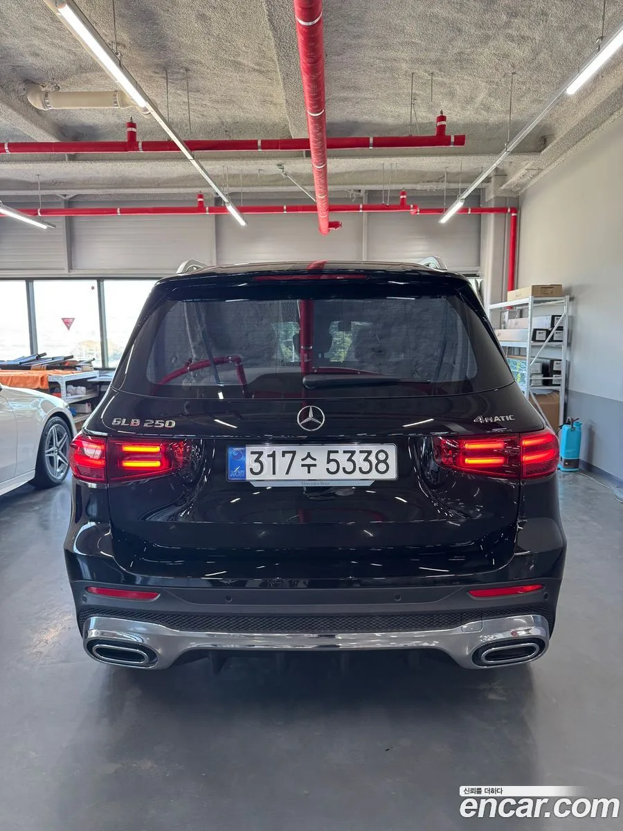 Mercedes-Benz GLB-Class GLB250 4MATIC 2026 — миниатюра 4
